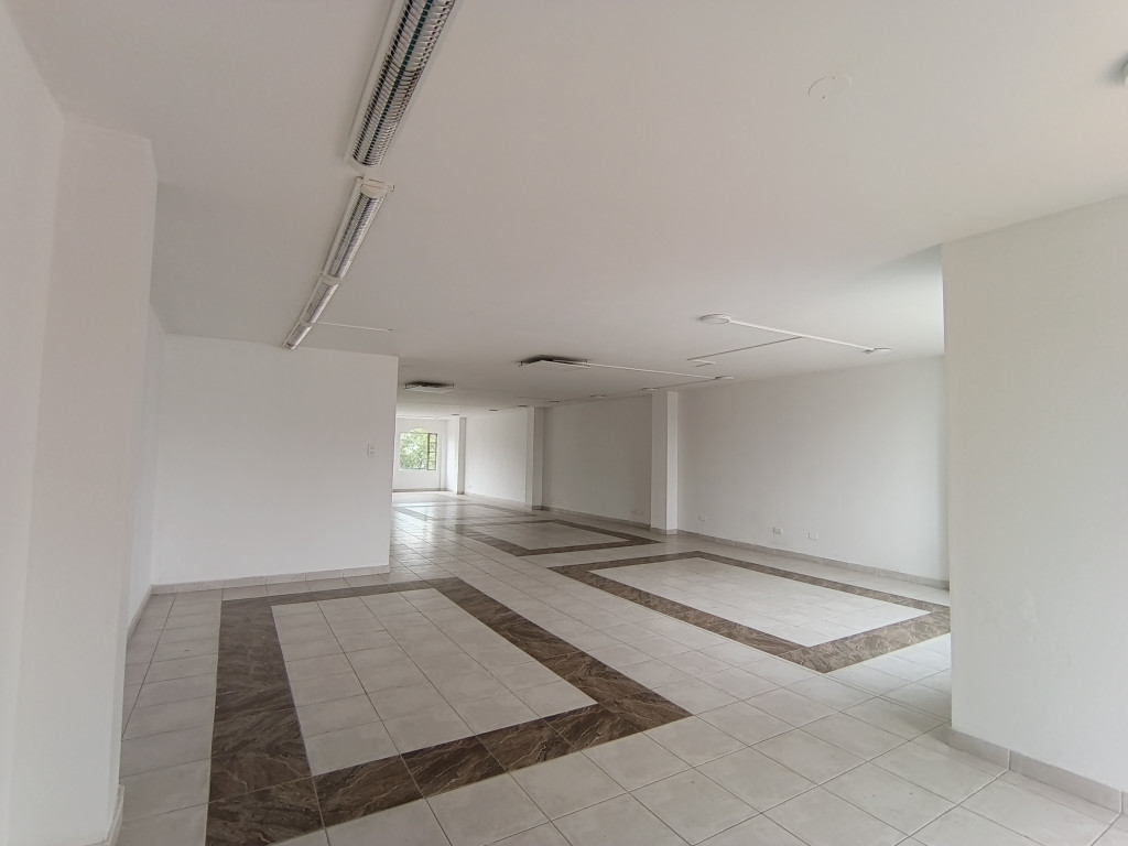 Local En Arriendo - La Esmeralda-Teusaquillo, Bogotá