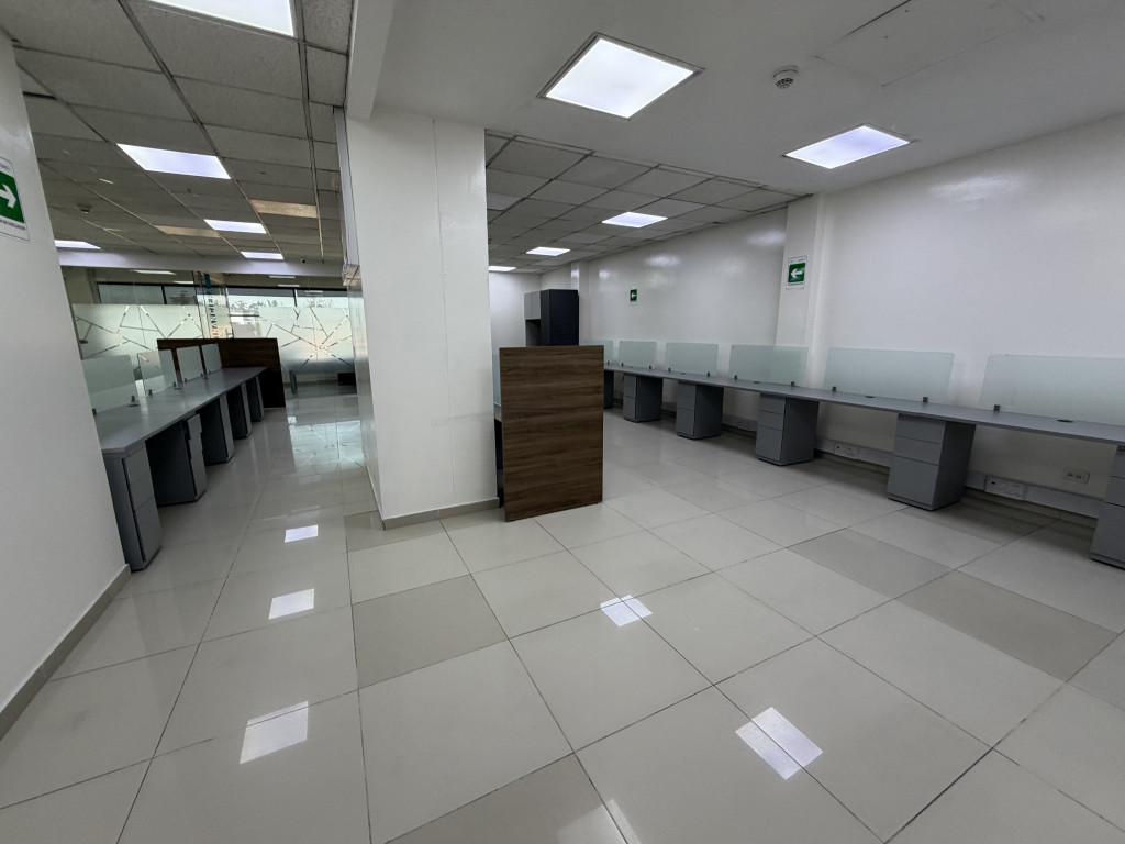 Edificio En Arriendo - Niza, Bogotá