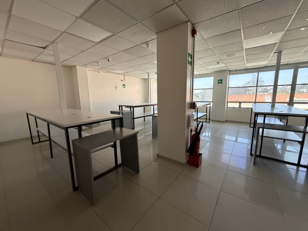 Edificio En Arriendo - Niza, Bogotá