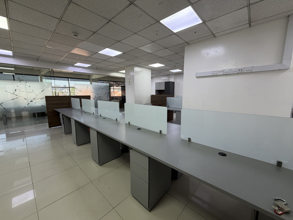 Edificio En Arriendo - Niza, Bogotá