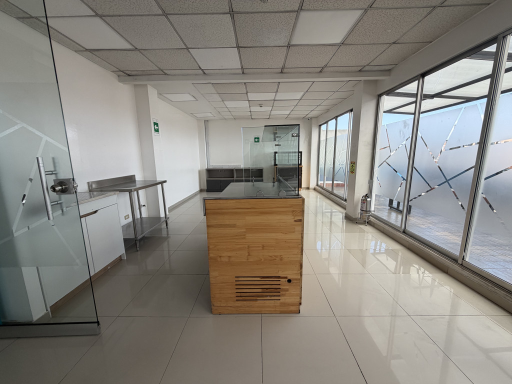 Edificio En Arriendo - Niza, Bogotá