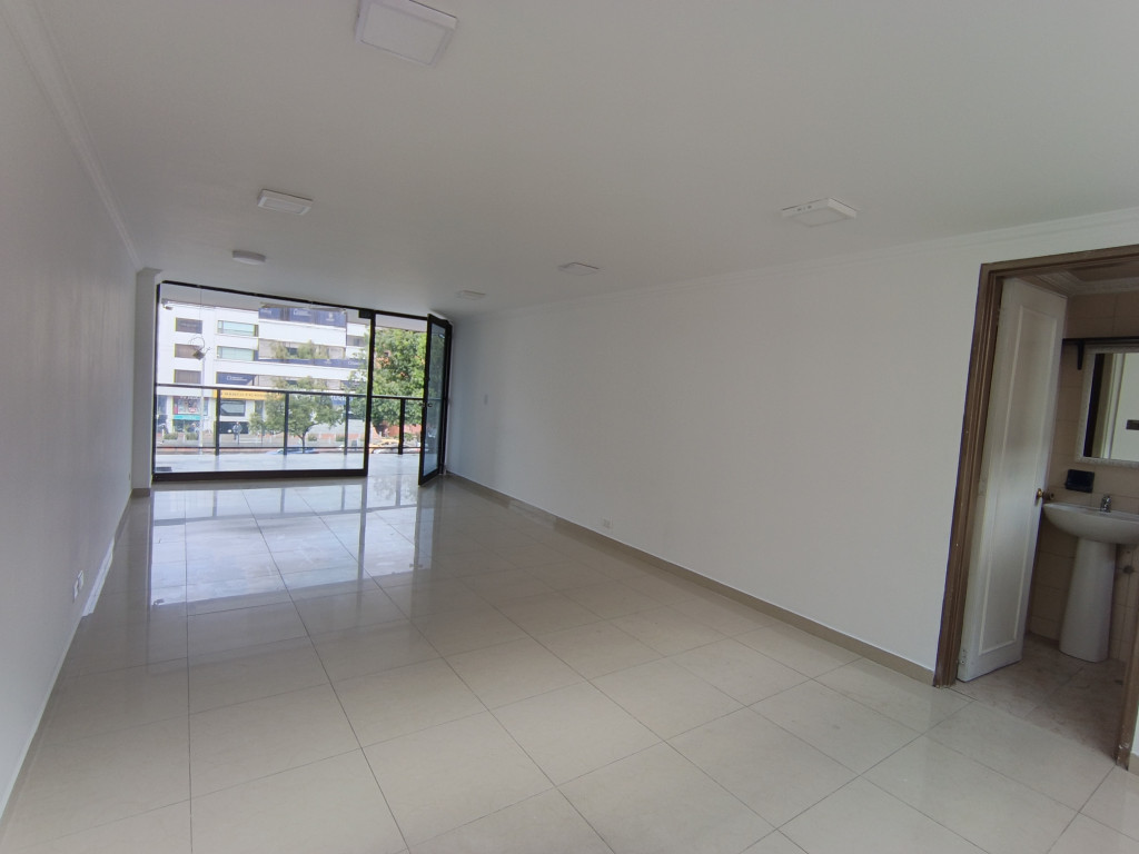 Local En Arriendo - Santa Barbara Occidental-Usaquén, Bogotá