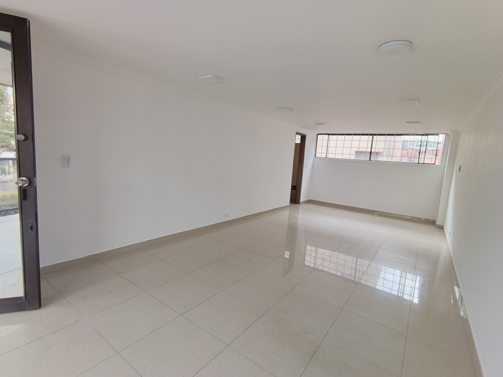 Local En Arriendo - Santa Barbara Occidental-Usaquén, Bogotá