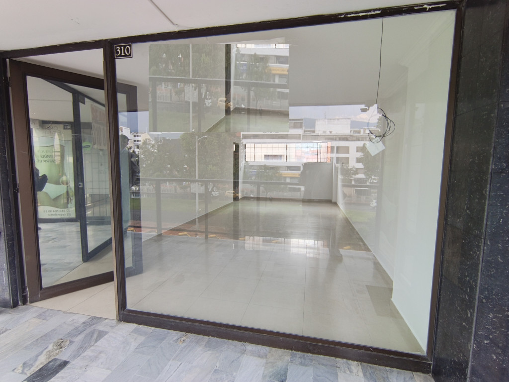 Local En Arriendo - Santa Barbara Occidental-Usaquén, Bogotá