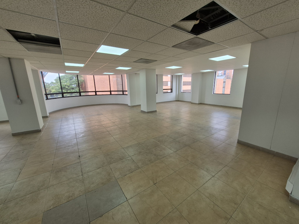 Oficina En Arriendo - Parque Central Bavaria, Bogotá