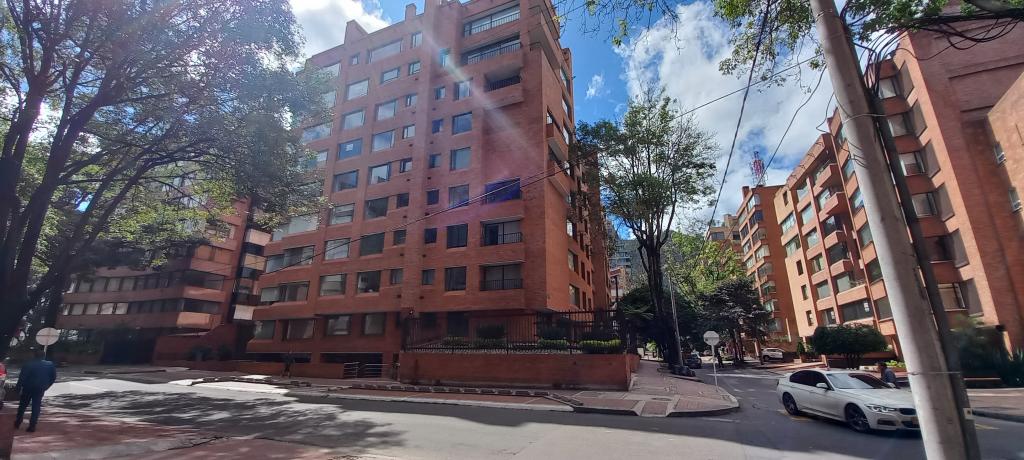 Apartamento En Arriendo - La Cabrera, Bogotá