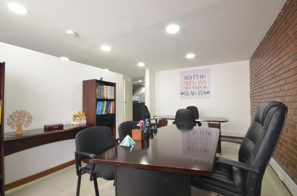 Casa En Venta - Santa Rosa, Bogotá