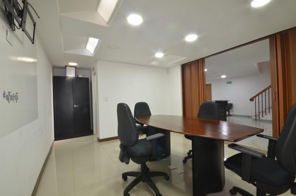 Casa En Venta - Santa Rosa, Bogotá