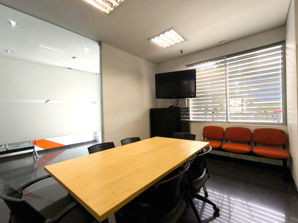 Oficina En Arriendo/Venta - Lago Gaitán, Bogotá