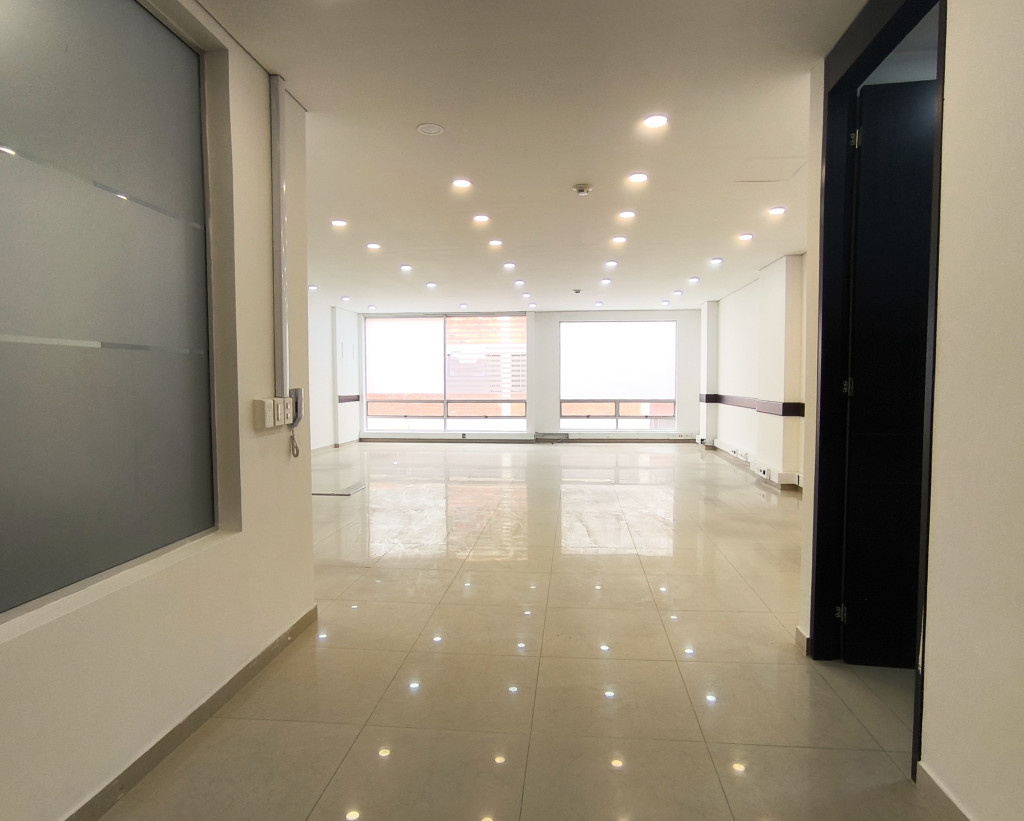 Oficina En Arriendo/Venta - Lago Gaitán, Bogotá
