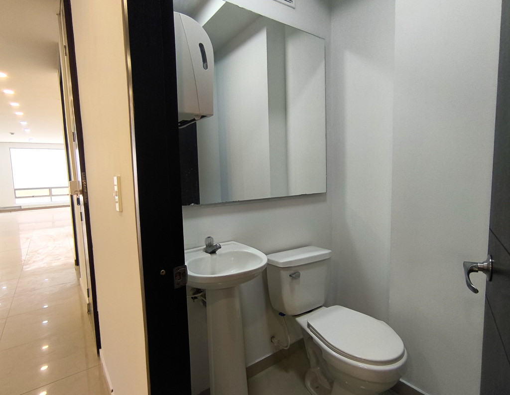 Oficina En Arriendo/Venta - Lago Gaitán, Bogotá