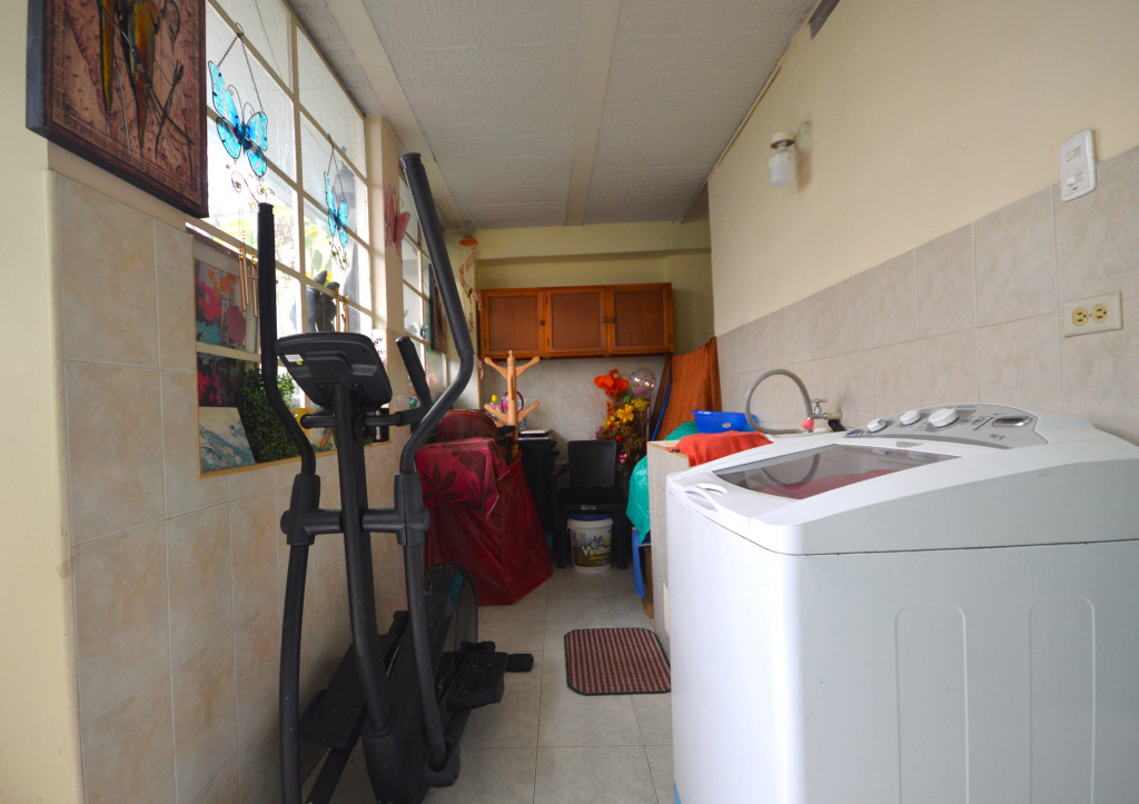 Casa En Venta - Popular Modelo, Bogotá