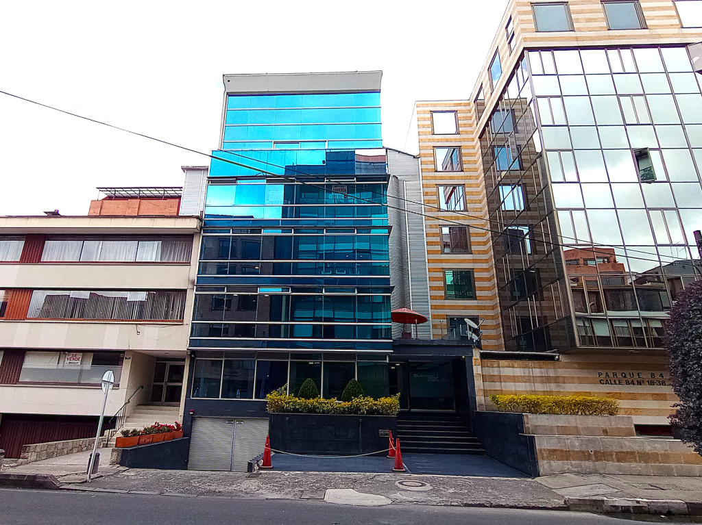 Oficina En Arriendo - Antiguo Country, Bogotá