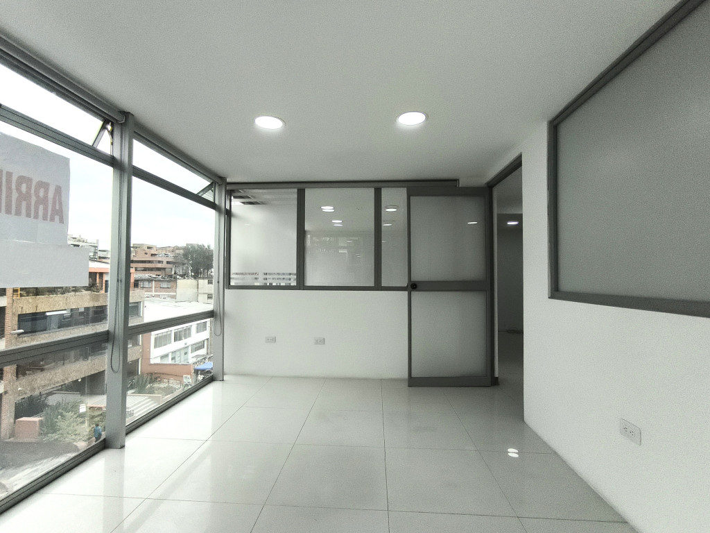 Oficina En Arriendo - Antiguo Country, Bogotá