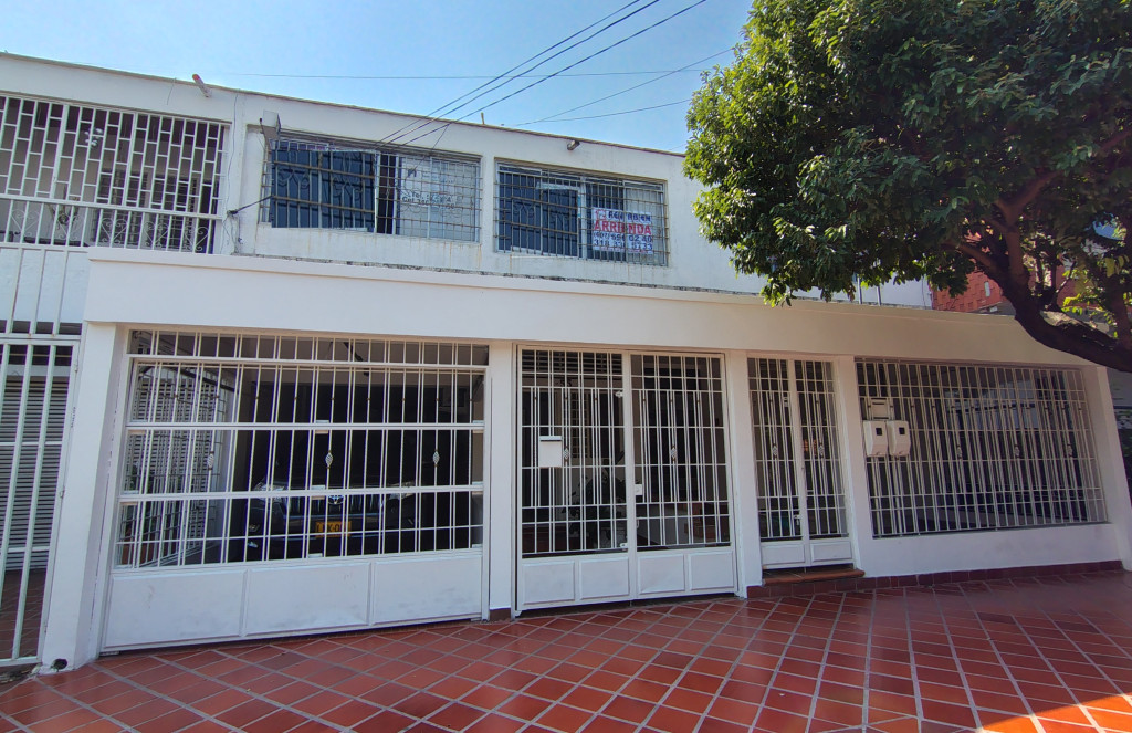 {{ ucwords(strtolower($inmueble['type'])) }}