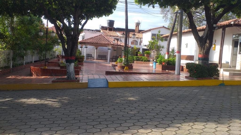 {{ ucwords(strtolower($similar['type'])) }}