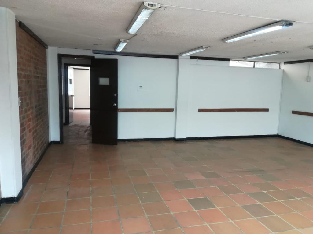 Edificio En Arriendo - El Lago, Bogotá