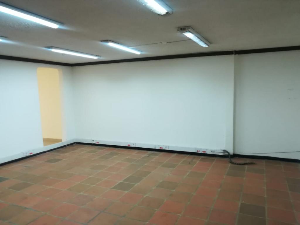 Edificio En Arriendo - El Lago, Bogotá