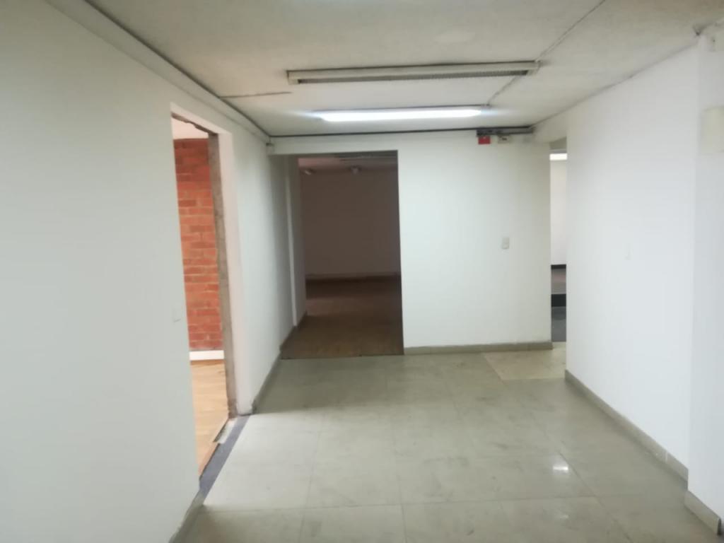 Edificio En Arriendo - El Lago, Bogotá