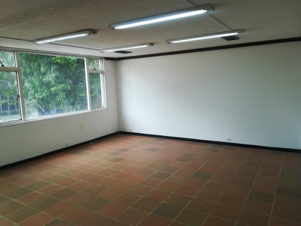 Edificio En Arriendo - El Lago, Bogotá