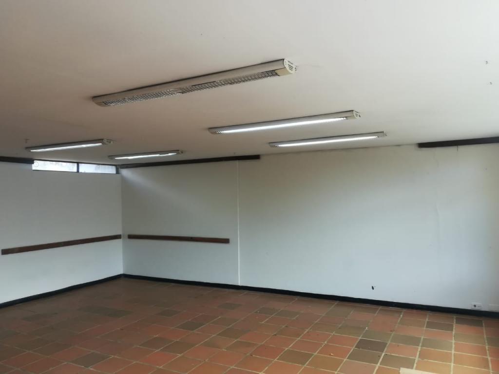 Edificio En Arriendo - El Lago, Bogotá