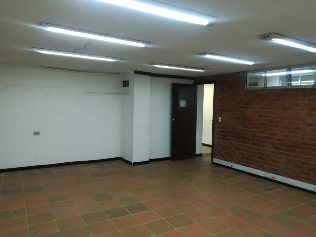 Edificio En Arriendo - El Lago, Bogotá