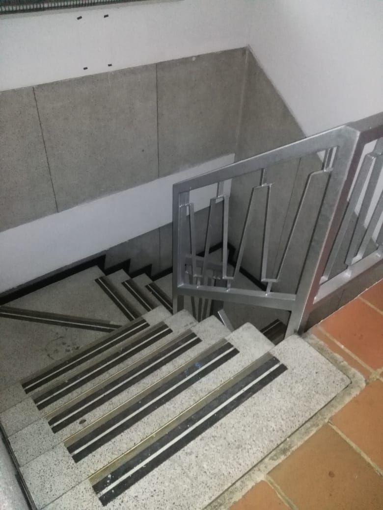 Edificio En Arriendo - El Lago, Bogotá