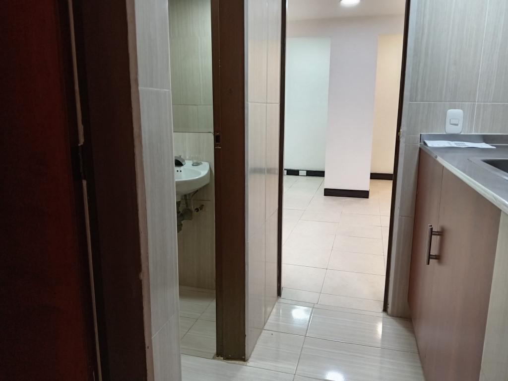 Oficina En Arriendo - Lago Gaitán, Bogotá