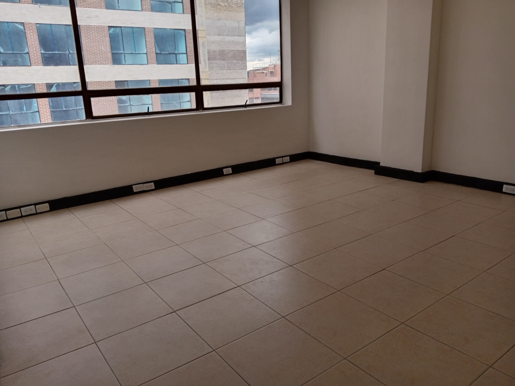 Oficina En Arriendo - Lago Gaitán, Bogotá