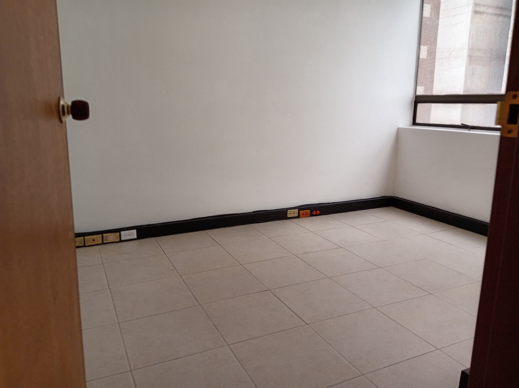 Oficina En Arriendo - Lago Gaitán, Bogotá