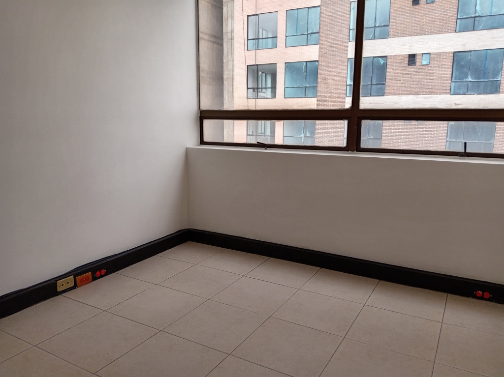 Oficina En Arriendo - Lago Gaitán, Bogotá