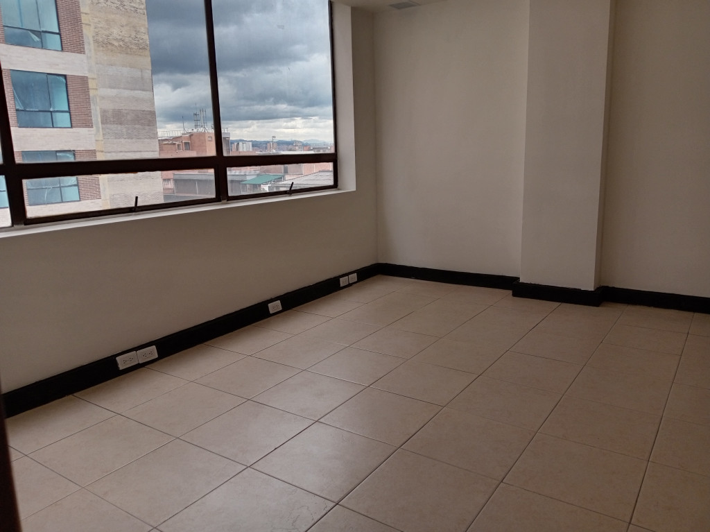 Oficina En Arriendo - Lago Gaitán, Bogotá
