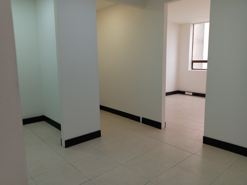 Oficina En Arriendo - Lago Gaitán, Bogotá