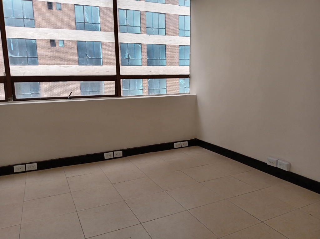Oficina En Arriendo - Lago Gaitán, Bogotá