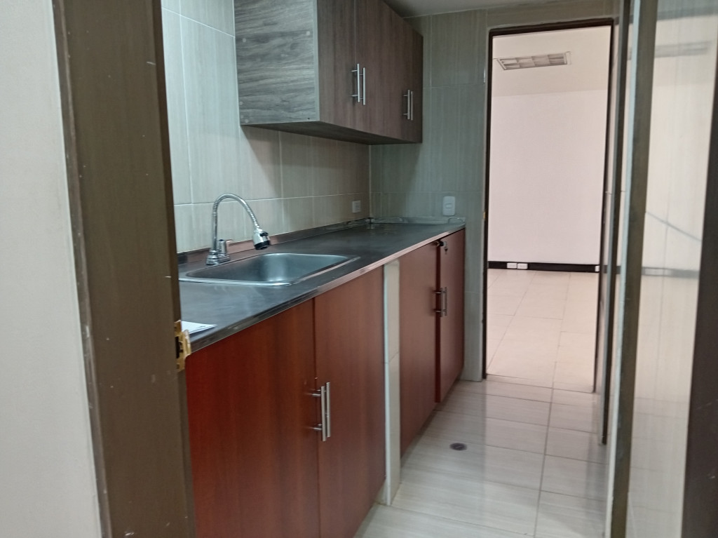 Oficina En Arriendo - Lago Gaitán, Bogotá