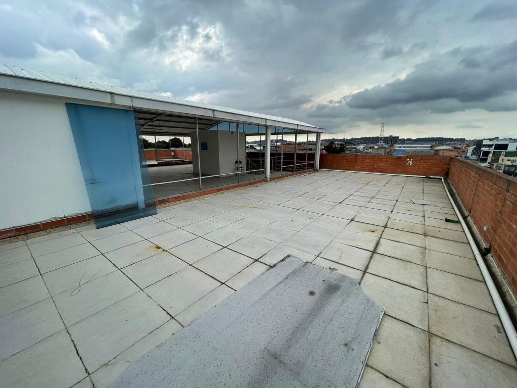 Edificio En Arriendo - El Toberín, Bogotá