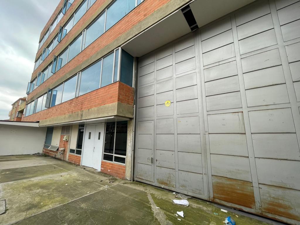 Edificio En Arriendo - El Toberín, Bogotá