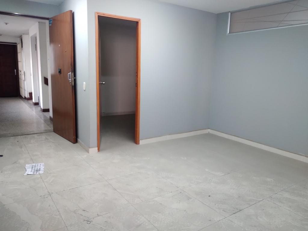 Oficina En Arriendo - Lago Gaitán, Bogotá