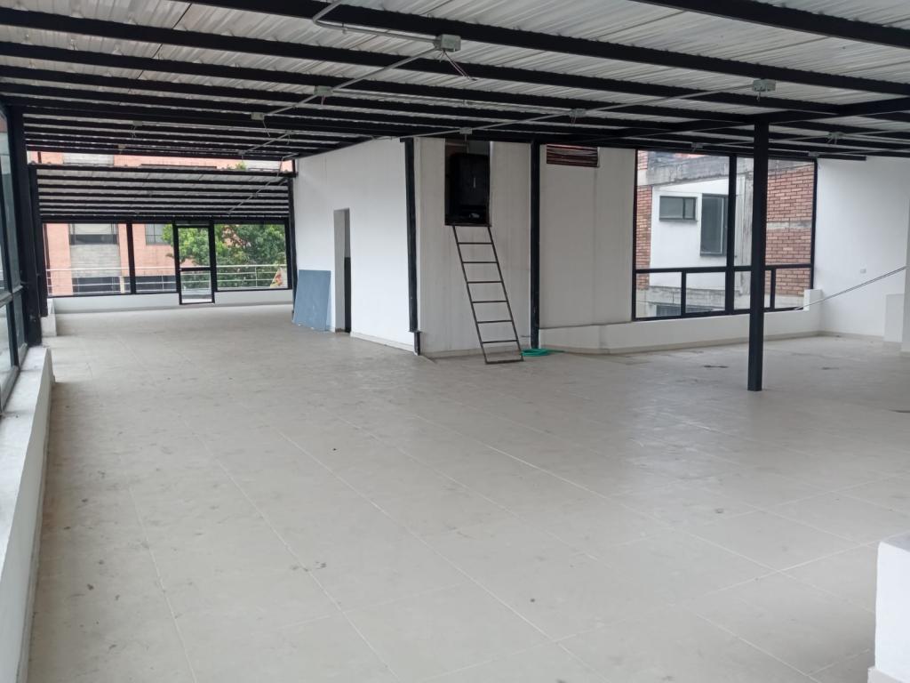 Edificio En Arriendo - Lago Gaitán, Bogotá