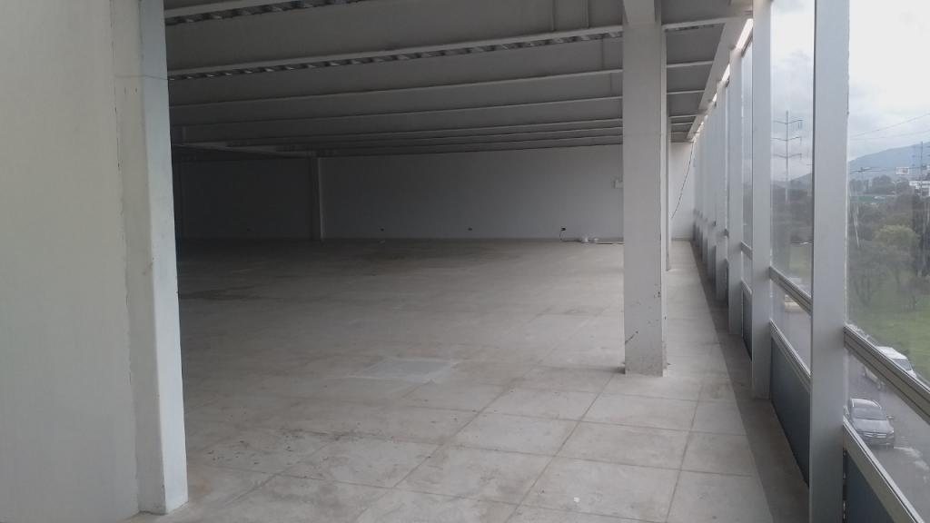 Edificio En Arriendo - Toberin, Bogotá
