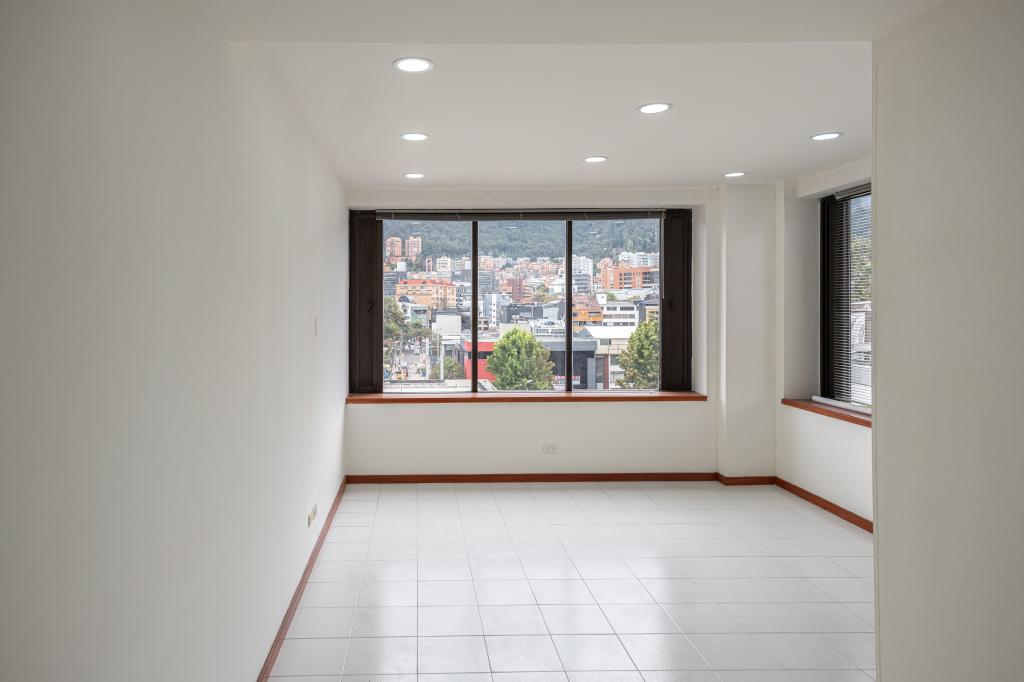 Consultorio En Arriendo - Antiguo Country, Bogotá