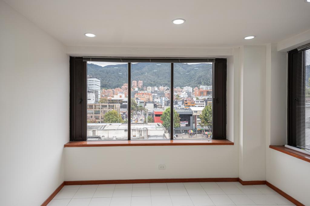 Consultorio En Arriendo - Antiguo Country, Bogotá