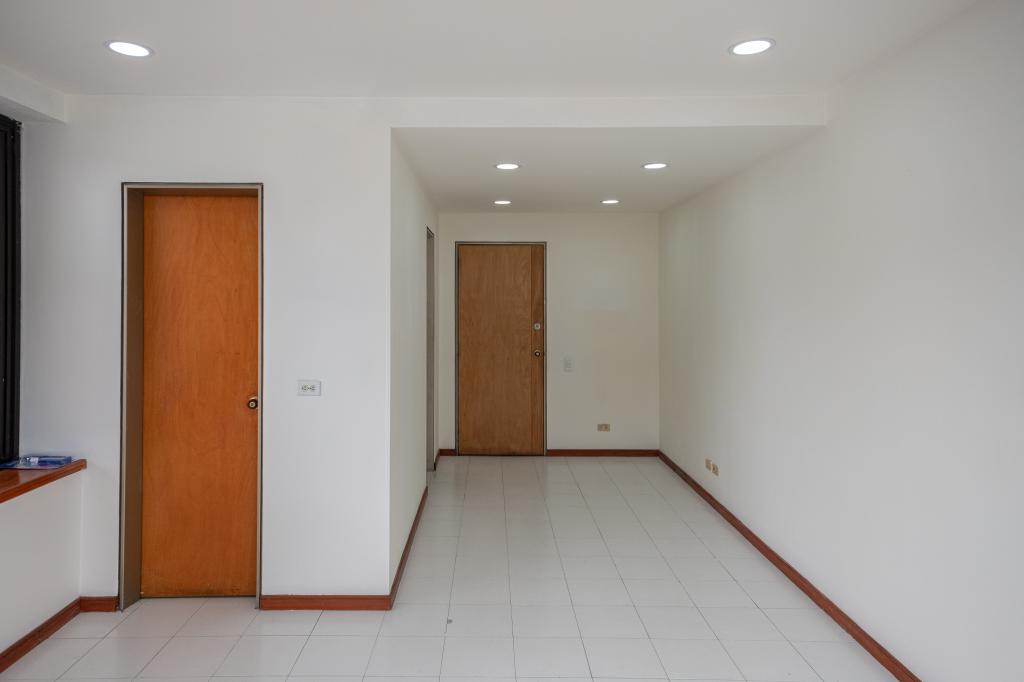 Consultorio En Arriendo - Antiguo Country, Bogotá