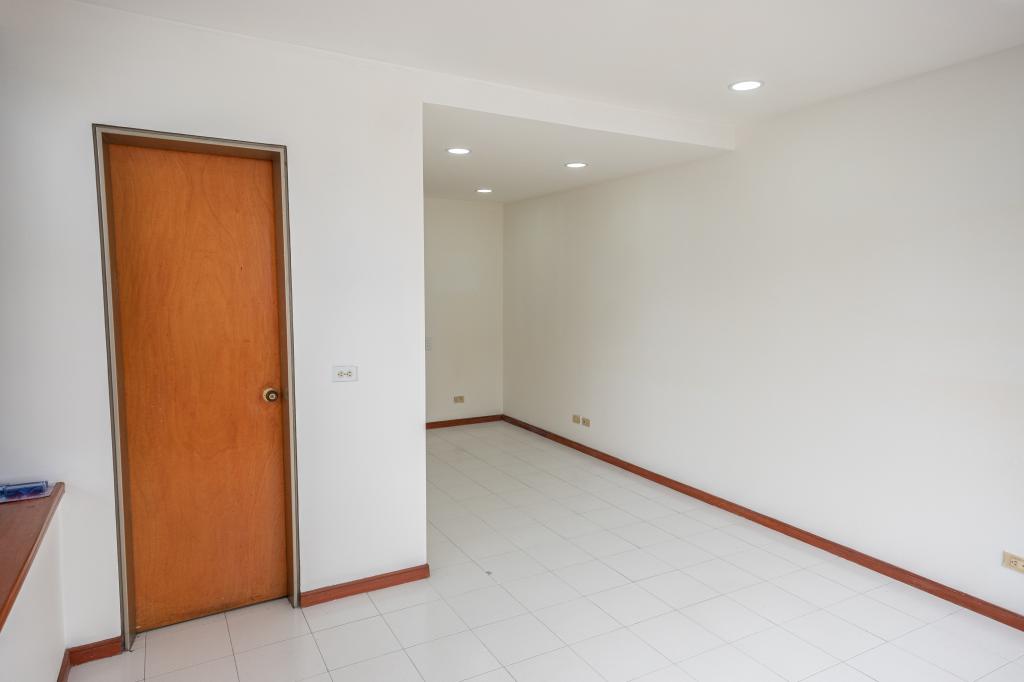 Consultorio En Arriendo - Antiguo Country, Bogotá