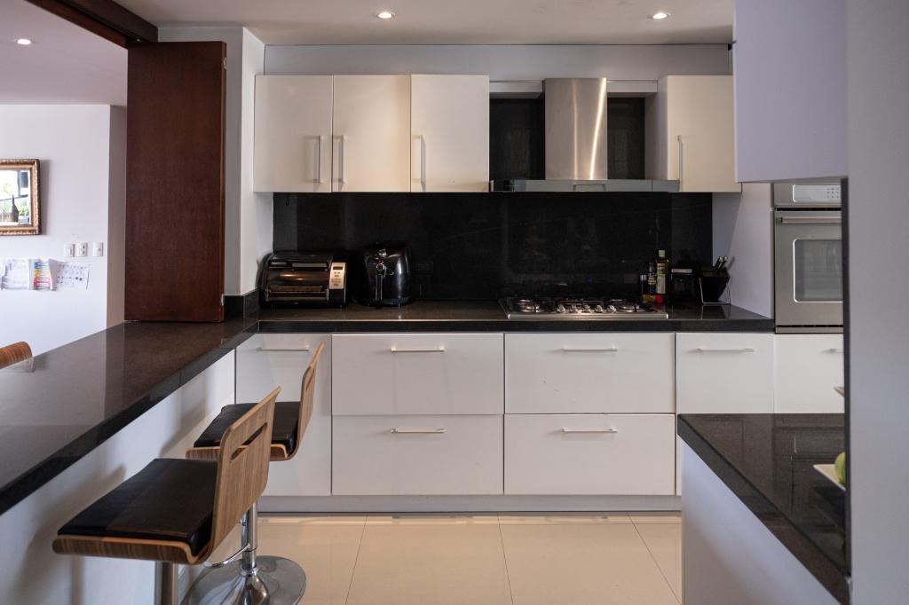 Apartamento En Venta - Los Rosales, Bogotá