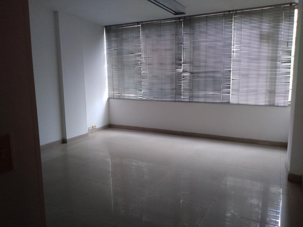 Oficina En Arriendo - Lago Gaitán, Bogotá