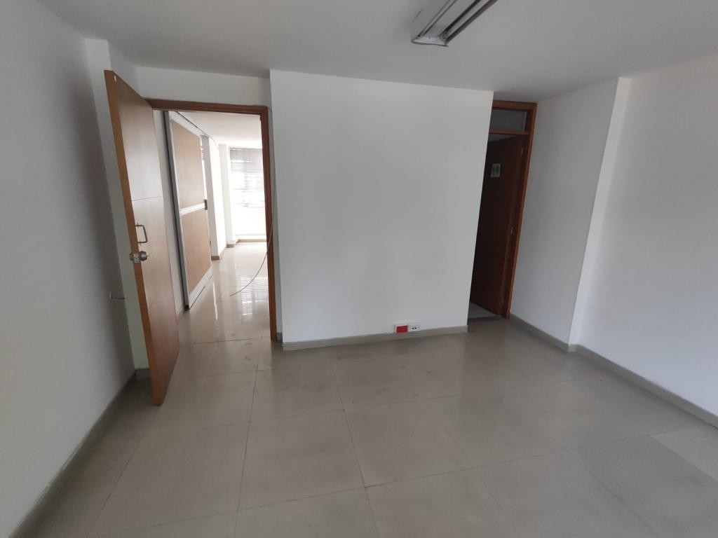 Oficina En Arriendo - Lago Gaitán, Bogotá