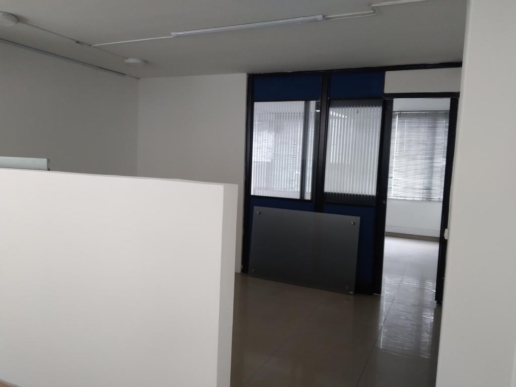 Oficina En Arriendo - Lago Gaitán, Bogotá