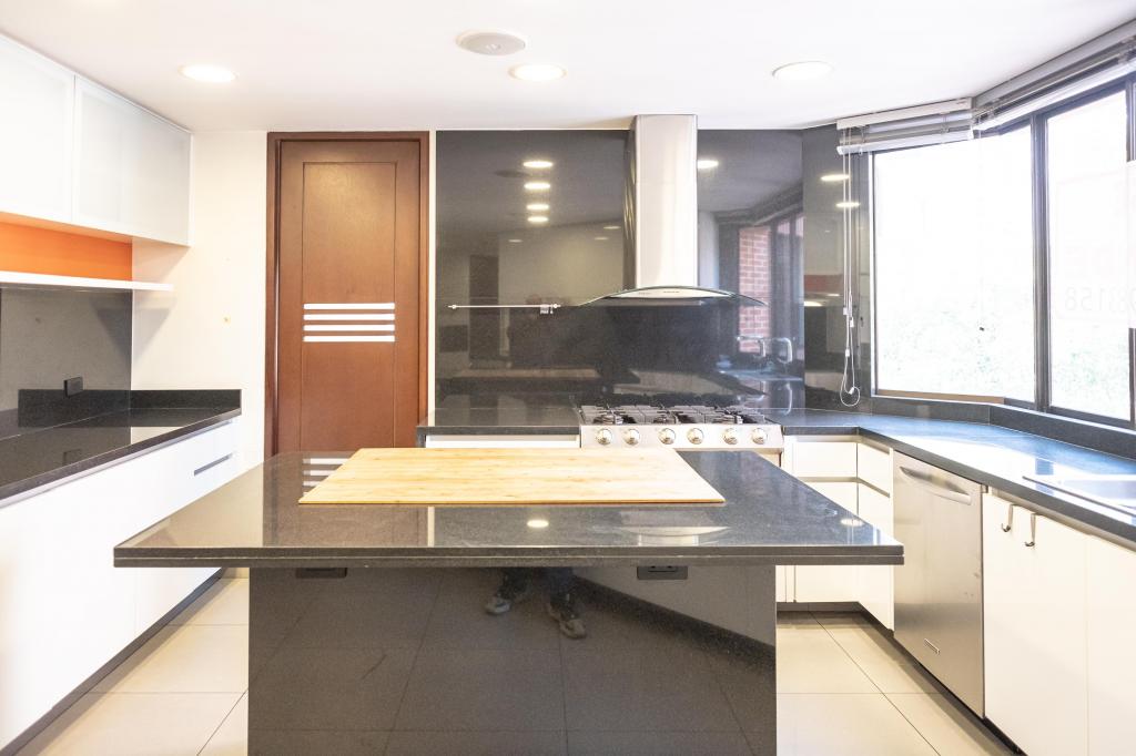 Apartamento En Arriendo/Venta - La Cabrera, Bogotá