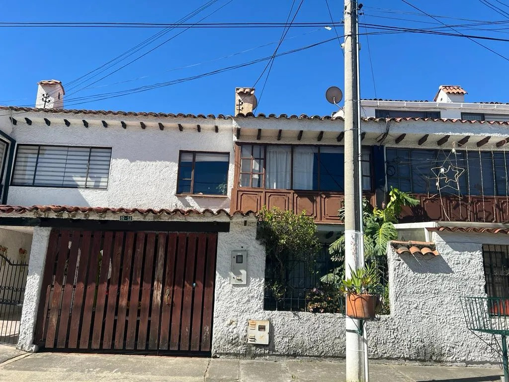 Casa En Venta - Niza Antigua, Bogotá